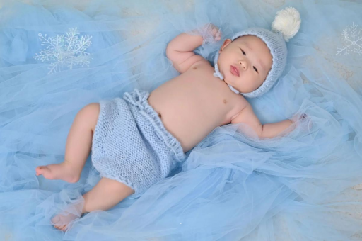 涟源宝宝吐奶黄色